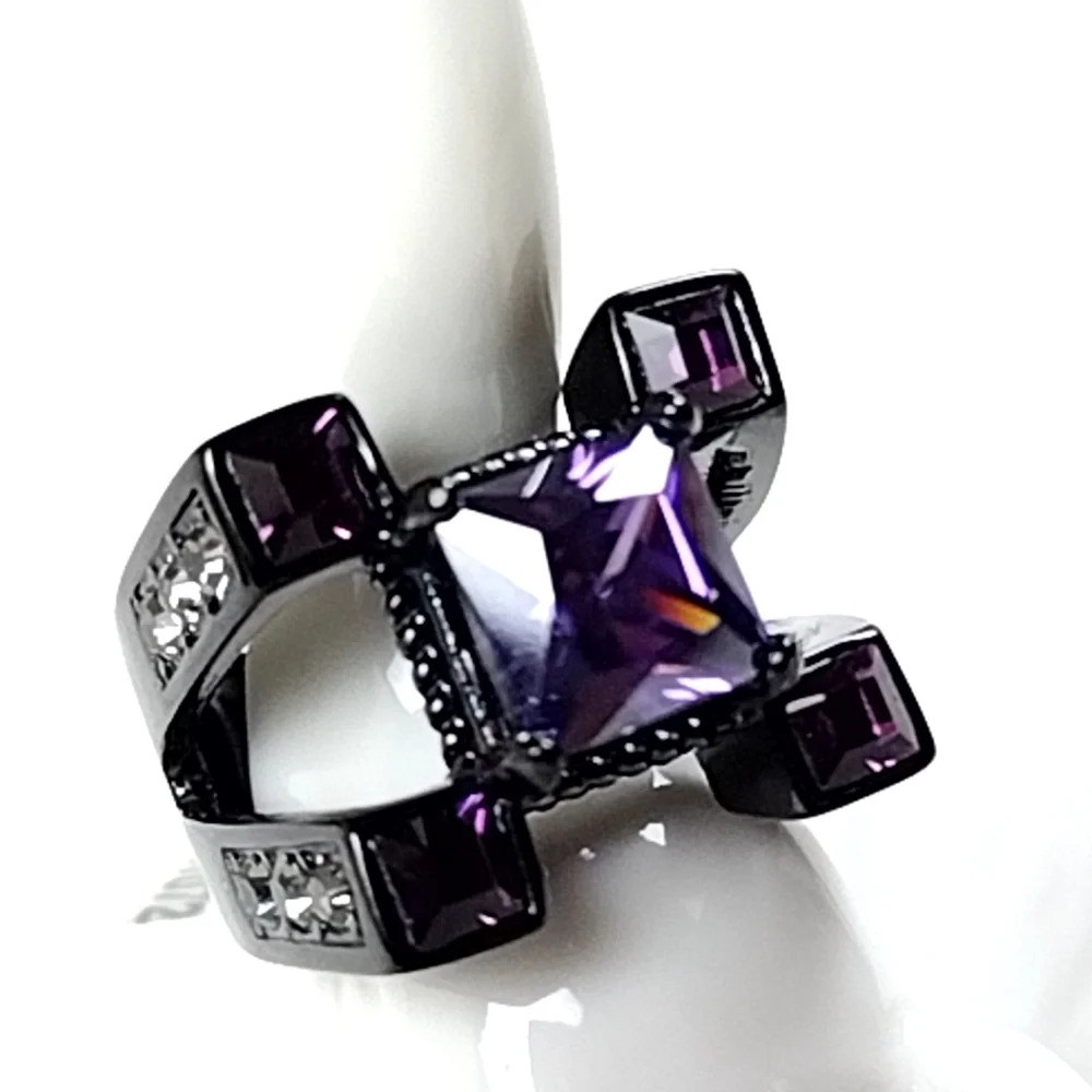 Steampunk Gothic Statement Ring - Picture 4 of 17